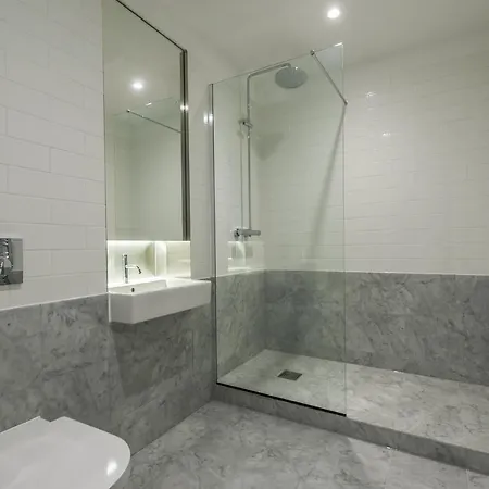 Stunning Apartment Building, Walking Distance To Ealing Broadway Tube! Exterior foto
