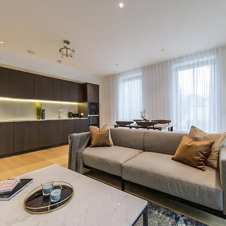 Stunning Apartment Building, Walking Distance To Ealing Broadway Tube! Exterior foto