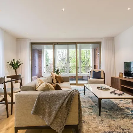 Stunning Apartment Building, Walking Distance To Ealing Broadway Tube! Exterior foto