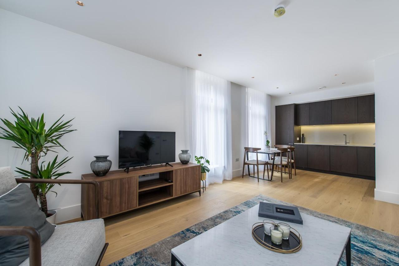 Stunning Building, Walking Distance To Broadway Tube!