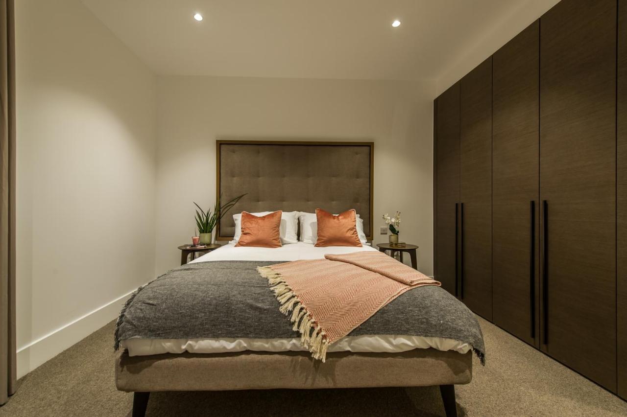Apartment Stunning Building, Walking Distance To Broadway Tube!