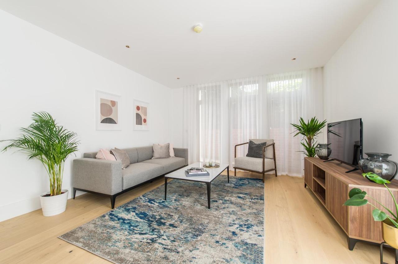 Stunning Building, Walking Distance To Broadway Tube! Apartment Ealing